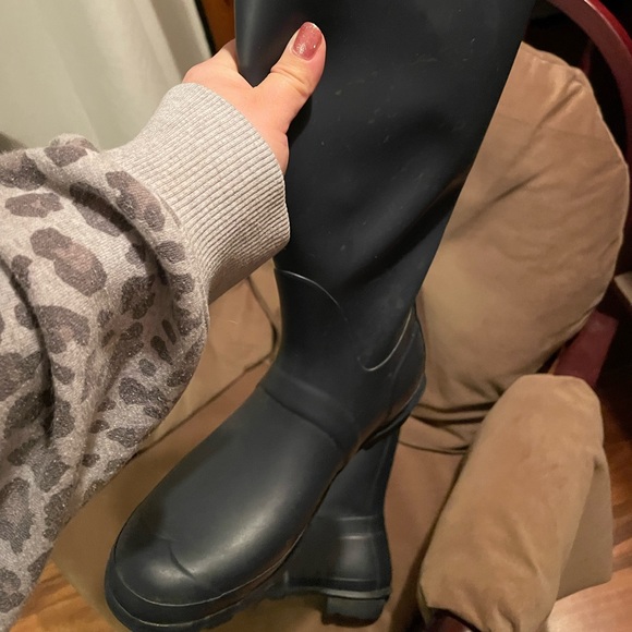 Women’s Hunter boots. Great, used condition. - Picture 3 of 4